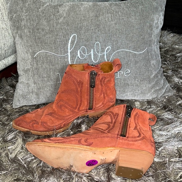 Sacha Primrose Shortie Frye Booties - Picture 2 of 11